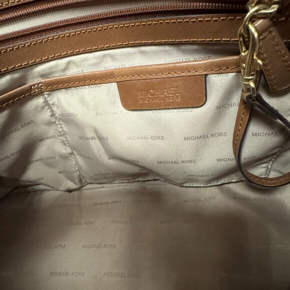 Michael Kors Jet Set Travel Tote – Vanilla/Acorn – Excellent Condition - Picture 8 of 11